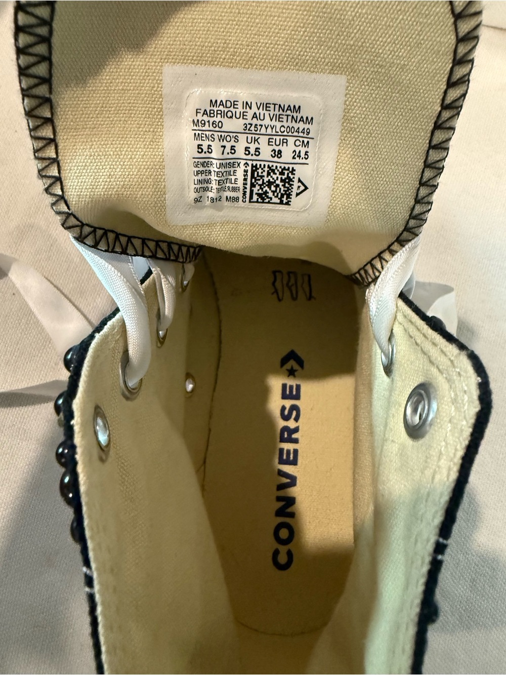 NwOT💥 Custom Hightop Bling Converse - Pearl & Rhinestone Sneakers💥 - Picture 7 of 9